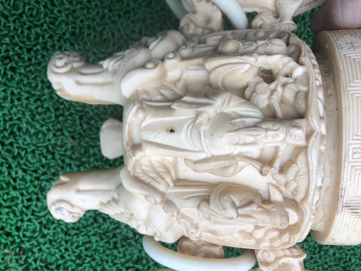 牙彫刻 象牙風 獅子頭龍彫刻香炉 乾隆 細密彫刻 白材 天然素材 重量約1600ｇ オブジェ_画像8