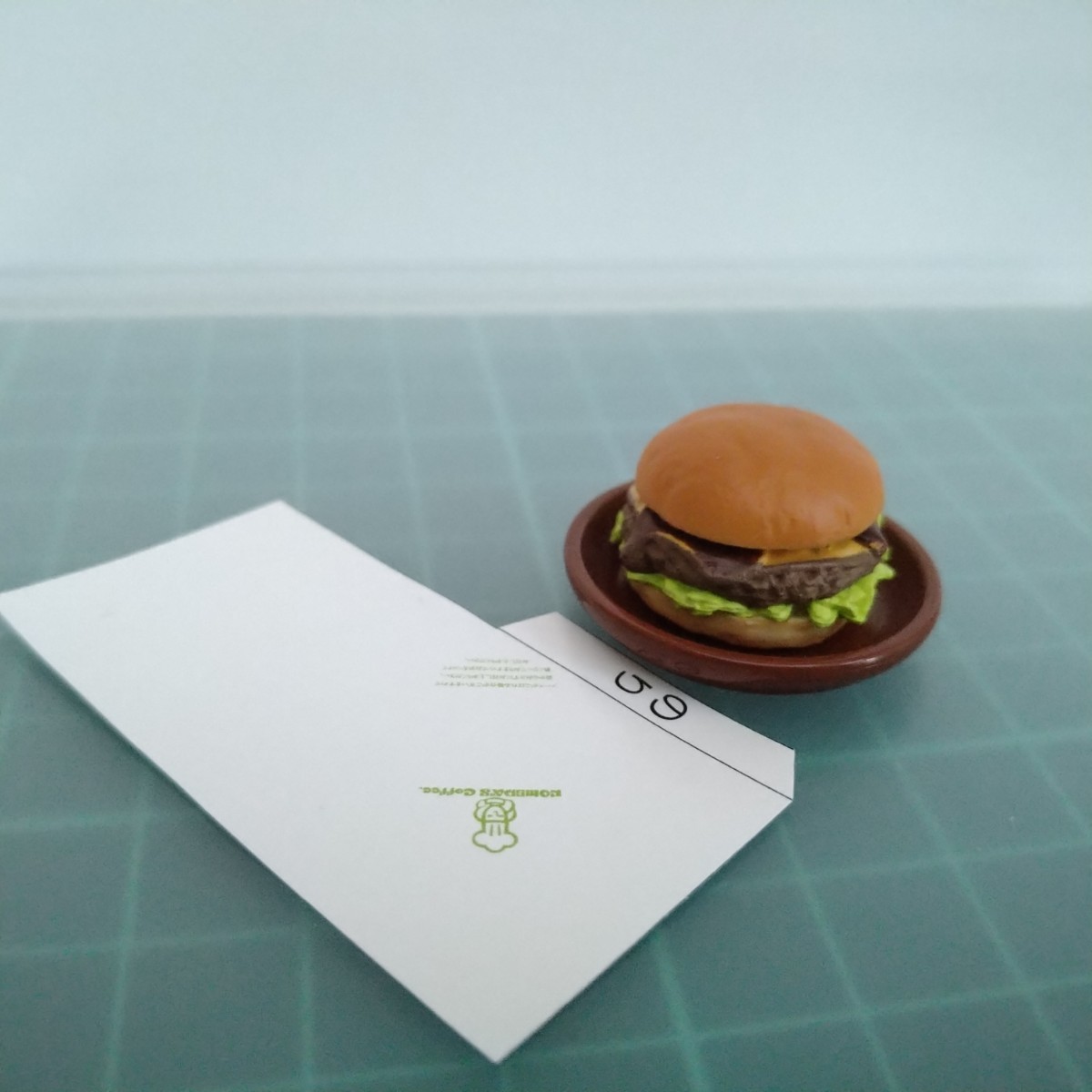 Rn32　リーメント　自慢のドミグラスバーガー　ミニチュア　フィギュア　コメダ珈琲　ハンバーガー　食品サンプル_画像1
