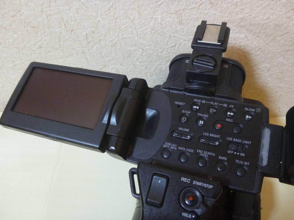 T-02287 / SONY / デジタルHDビデオカメラレコーダー / HVR-Z1J / 動作未確認 / 100サイズ発送 / ジャンク扱い_画像4