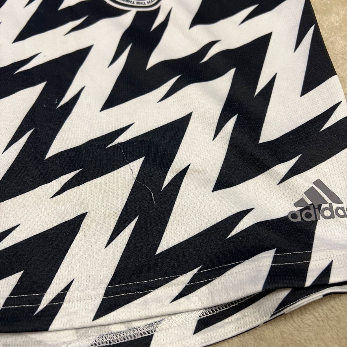 【adidasアディダス】白黒総柄　冷んやり？半袖Tシャツ 150_画像5