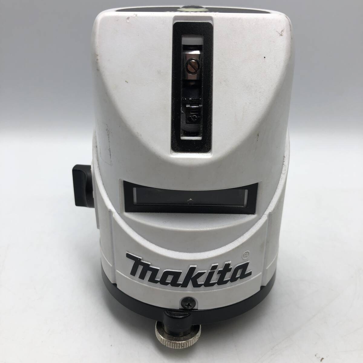 【ジャンク】makita マキタ レーザー墨出し器 SK13P /Y16277-C2の画像2