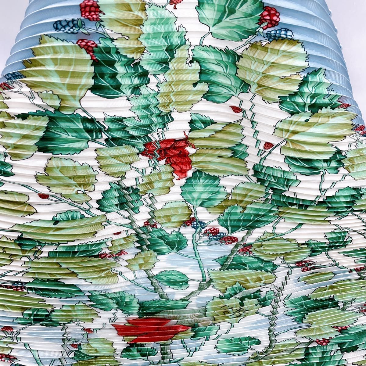 HERMES エルメス プリーツスカーフ シルク 桑の木と蚕 L'ARBRE HERMES エルメス プリーツスカーフ シルク 桑の木と蚕 L'ARBRE
