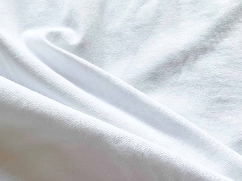  new goods [EMPORIO ARMANI/ Armani ]V[ Armani profit meaning. . body . softly flexible stretch Fit ]V neck white short sleeves shirt VM
