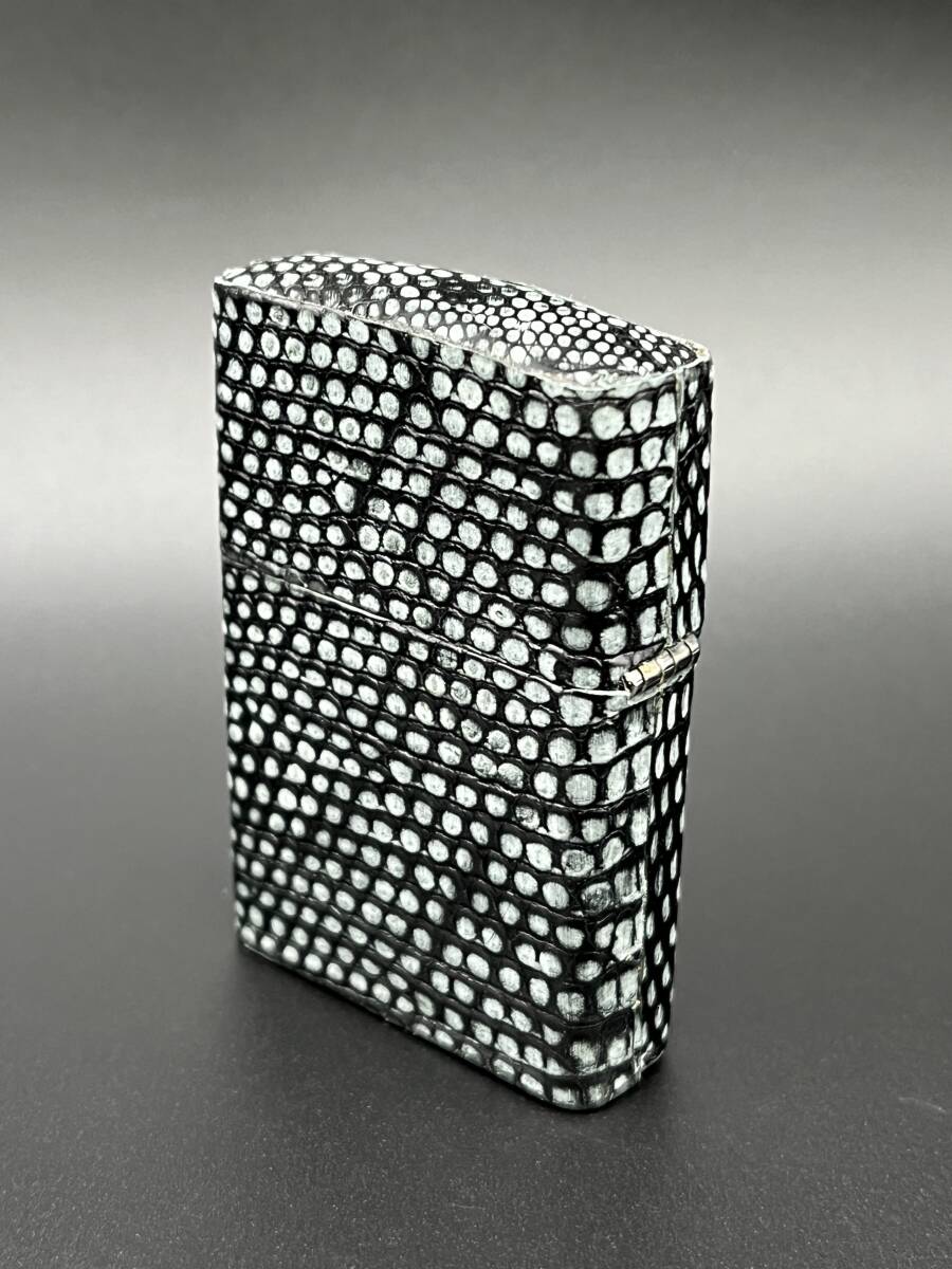 (9221)ZIPPO/ジッポ オオトカゲ革巻 2015年2月 製造 ジッポー 喫煙具 着火未確認 現状品 【ジャンク】の画像3