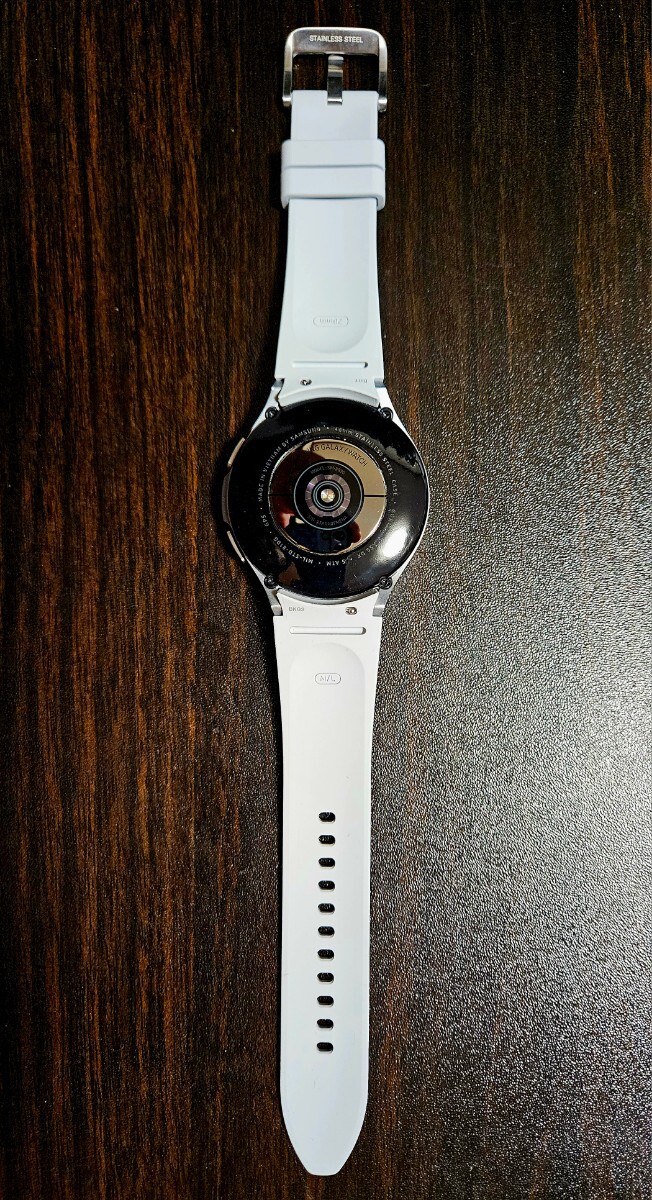 国内正規版 SAMSUNG Galaxy Watch4 Classic 46mm シルバー スマートウォッチ_画像3