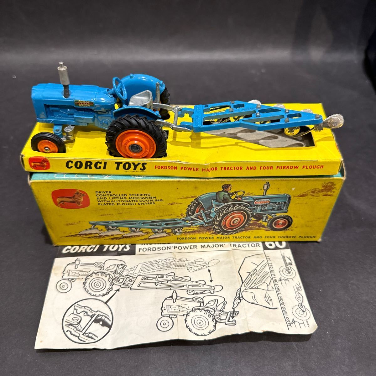 当時物未使用品☆'68 CORGI gift set コーギー ギフトセット no.13 fordson Power major tractorトラクター ビンテージ ミニカー_画像2