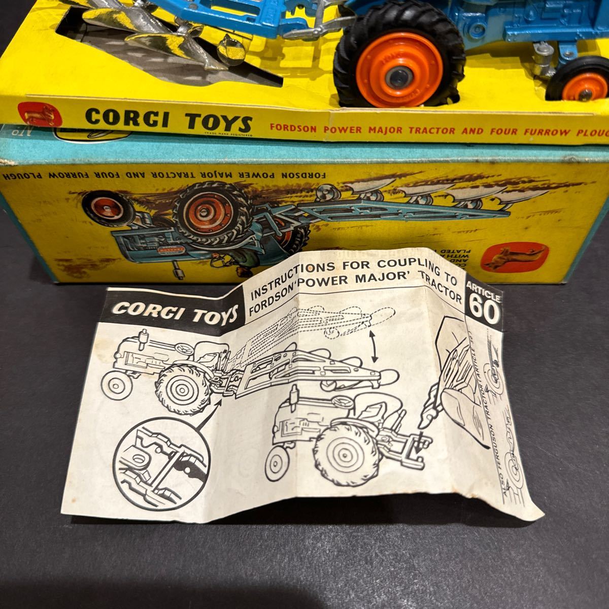 当時物未使用品☆'68 CORGI gift set コーギー ギフトセット no.13 fordson Power major tractorトラクター ビンテージ ミニカー_画像6