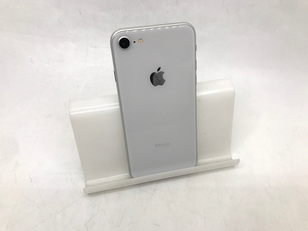 ジャンク【au】Apple iPhone8 MQ792J/A A1906 シルバー 64GB iOS16.7.5 初期化済 SIMロック解除済 バッテリー81％ 液晶ひび割れあり_画像2