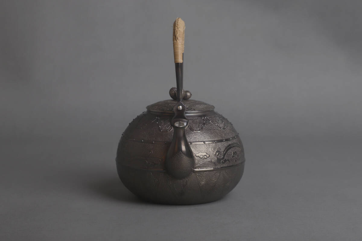純銀保証 來鳳造 松ぼっくり 松実摘み 湯沸 銀瓶 時代物 古美術品 煎茶道具