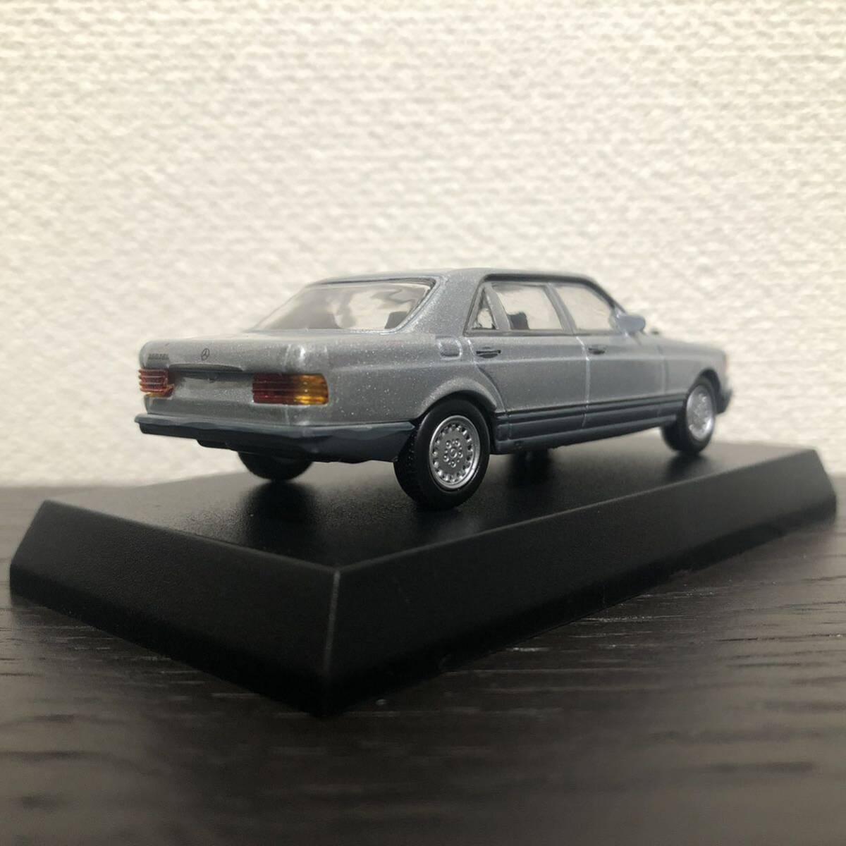 京商 1/64 Mercedes-Benz Typ 560SEL Silver/メルセデスベンツ タイプ 560SEL 銀 シルバーの画像3