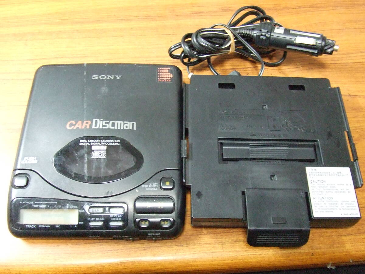 h461 ソニー/SONY ポータブルCDプレーヤー CAR Discman D-808K 中古　本体　未確認　ジャンク_画像1