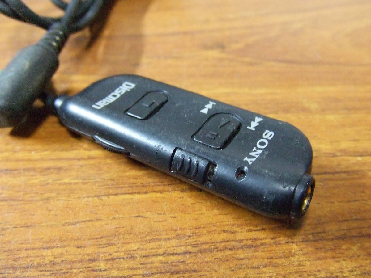 h632　SONY Discman D-202用リモコン RM-DM3　中古　未確認　現状品_画像2