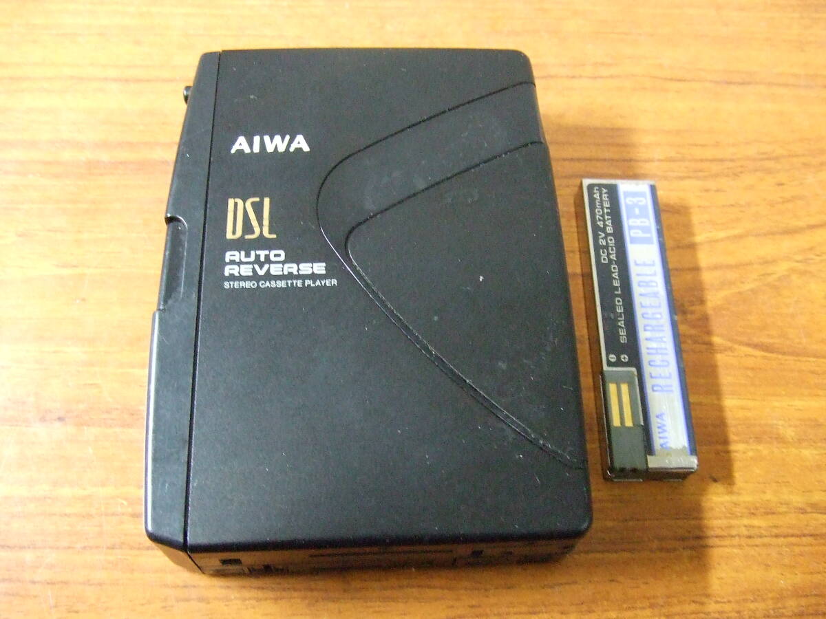 h671 aiwa アイワ HS-P30 ポータブルカセットプレーヤー 本体 未確認 中古 ジャンクの画像1