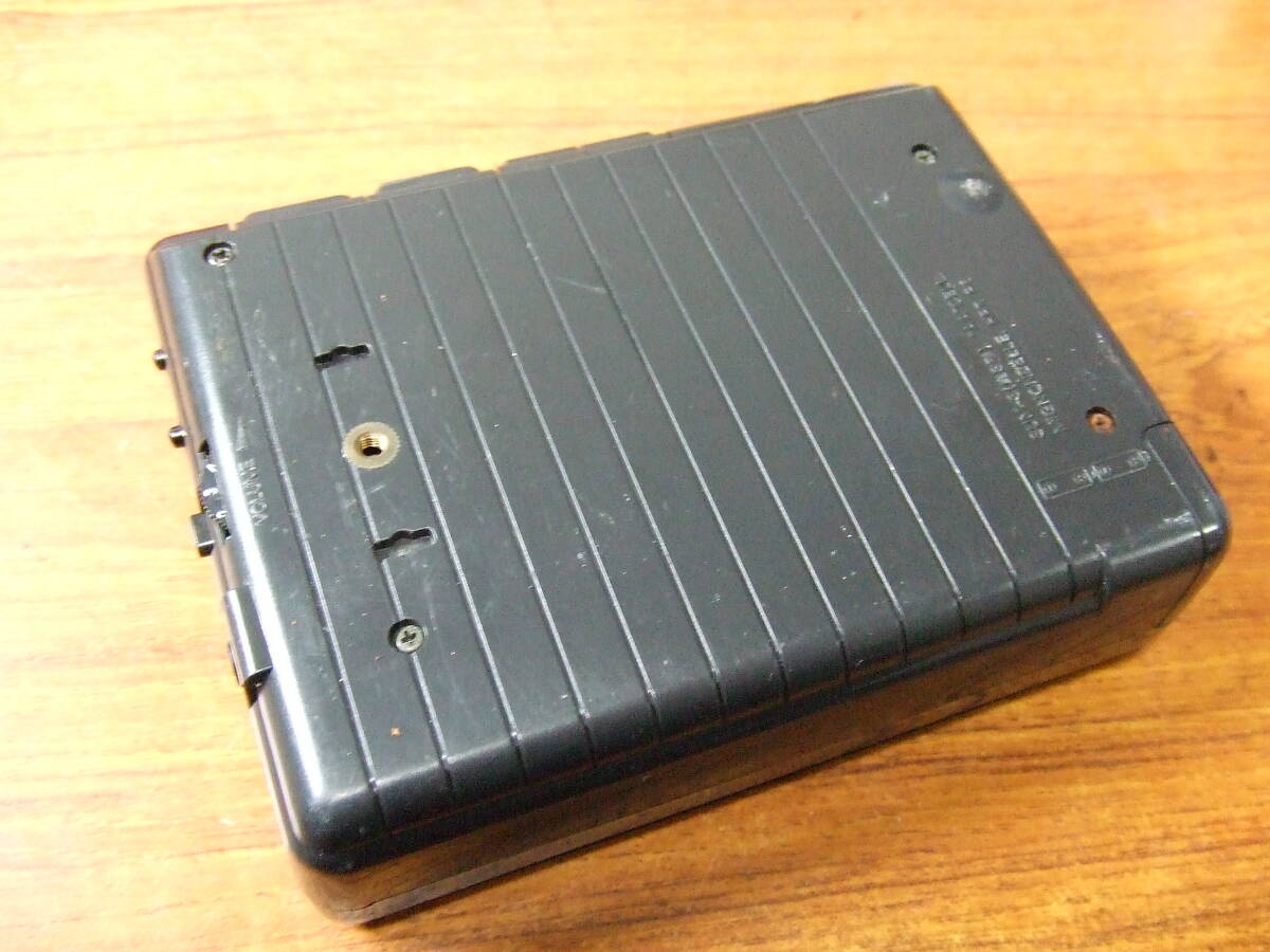 h769 SANYO/サンヨー ポータブルカセットプレーヤー JJ-P60 本体　未確認　ジャンク_画像6