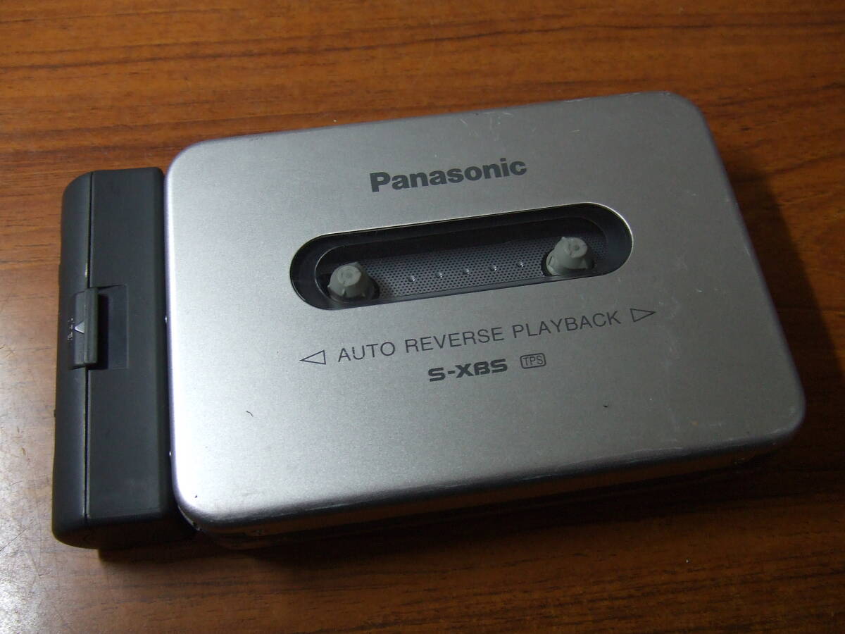 h818 Panasonic/パナソニック ポータブルカセットプレーヤー RQ-SX35 本体 中古　未確認 ジャンク_画像4