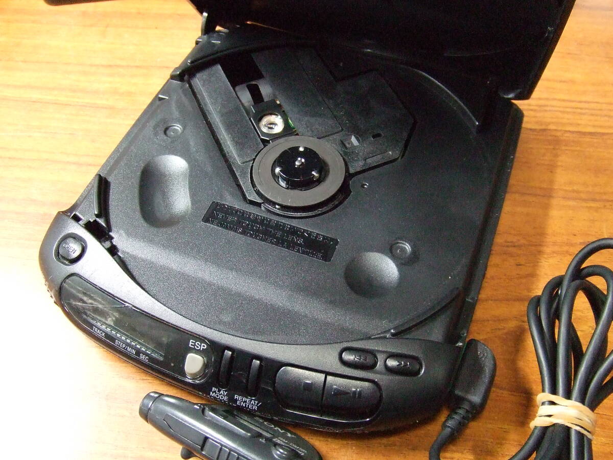 h834 SONY CDウォークマン　DISCMAN/ディスクマン D-235 本体 ソニー　中古　本体　ジャンク_画像4