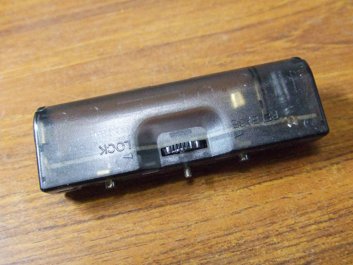 h916 シャープ SHARP ポータブルMDプレーヤー用　乾電池用バッテリーケースのみ 中古　動作品_画像6