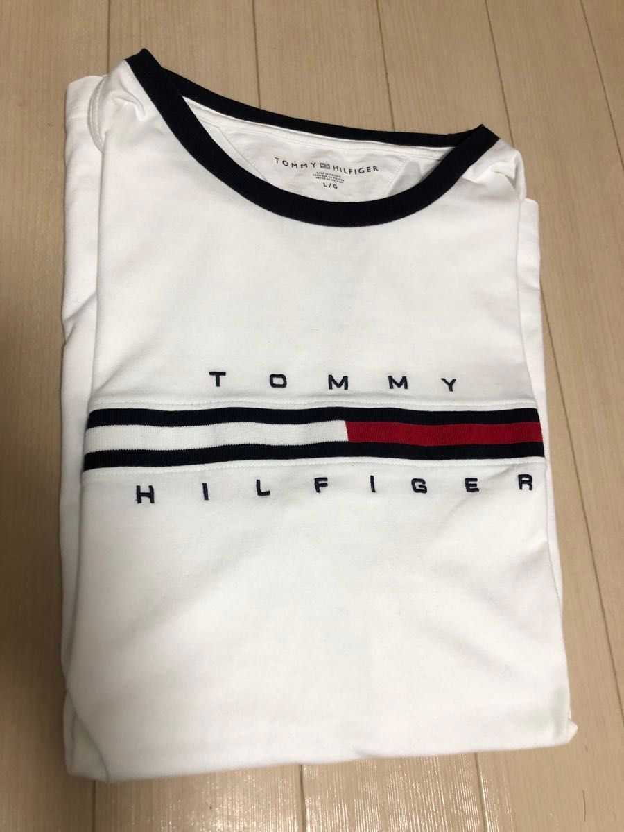 オンライン限定 TOMMY HILFIGER ロゴTシャツ