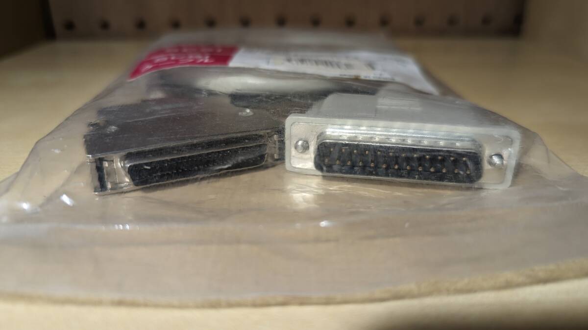 （未使用）SCSIケーブル HD DB50オス ＜＞DB25オス 1.0m MAC SP-A9
