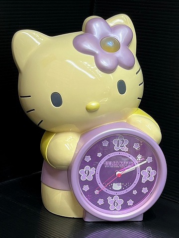 B56★サンリオ ハローキティ 置き時計 おしゃべり目覚まし時計 キティちゃんの声で起こしてくれる_画像1
