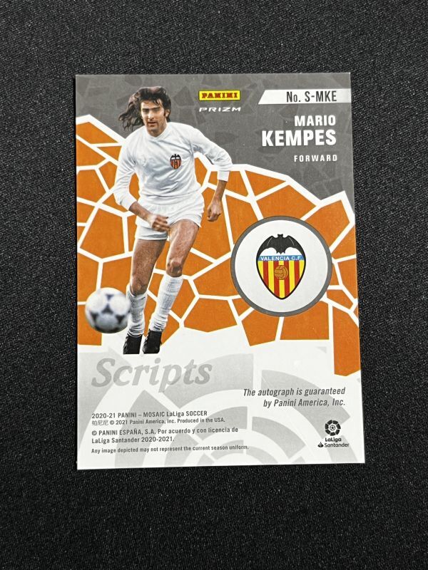 Mario Kempes 直筆サインカード 2020-21 Panini Mosaic La Liga Scripts Auto マリオ・ケンペス Valenciaの画像2