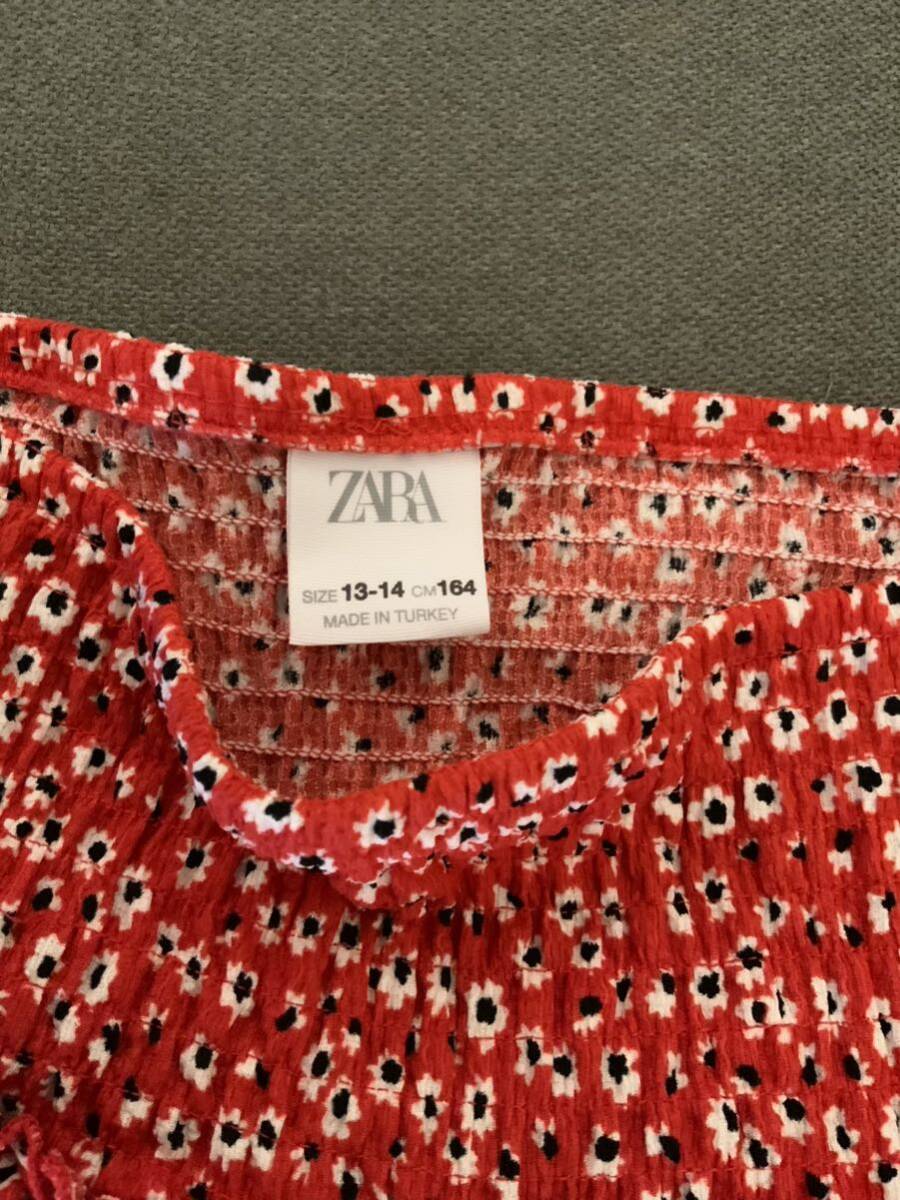 未使用　ZARA 花柄赤ショートパンツ　サイズ164センチ_画像3