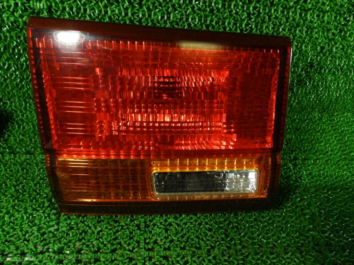 E50 Elgrand задние фонари 4 позиций комплект Nissan оригинальный ICHIKOH 4791A ICHIKOH 4791B