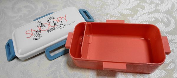 * Snoopy ^^! anti-bacterial * dishwasher correspondence four point lock lunch box white & pink 