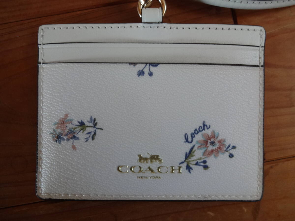 ☆COACHコーチ・ストラップ付きパスケース・新品_画像2