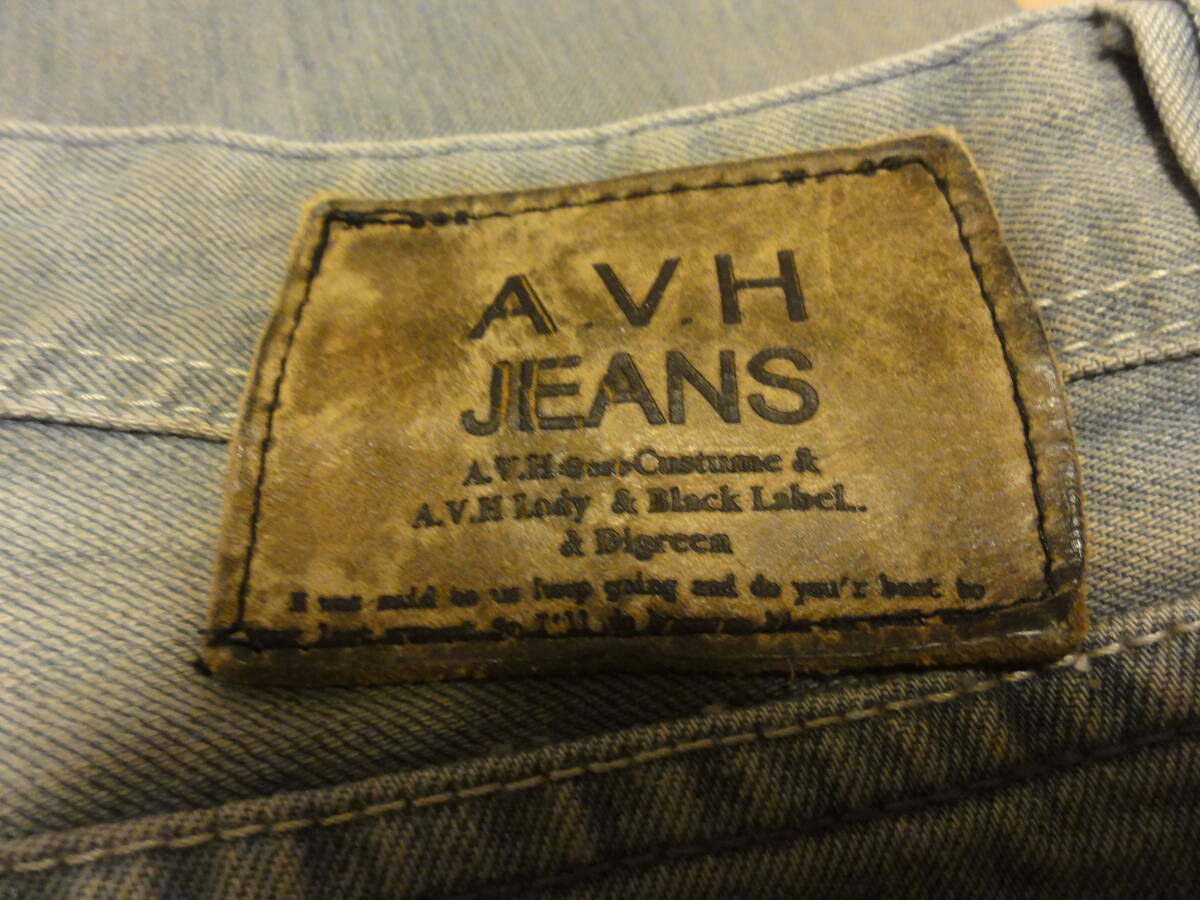 格安廃版レアモデル・A.V.H JEANS(エーブイエイチジーンズ)・ブリーチ系ダメージ加工デニム地・高級デザインジーンズ M W80～82cm位_画像4