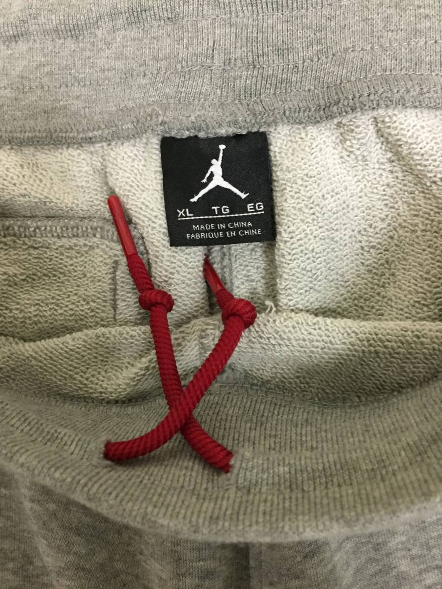 NIKE Air Jordan FLEECE Shorts gray / red XL USED Jordan 