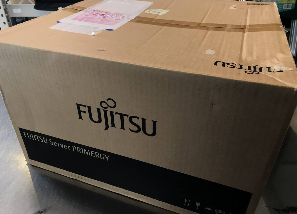 富士通　FUJITSU Server PRIMERGY TX1310 M1　新品開封品【O430】_画像3