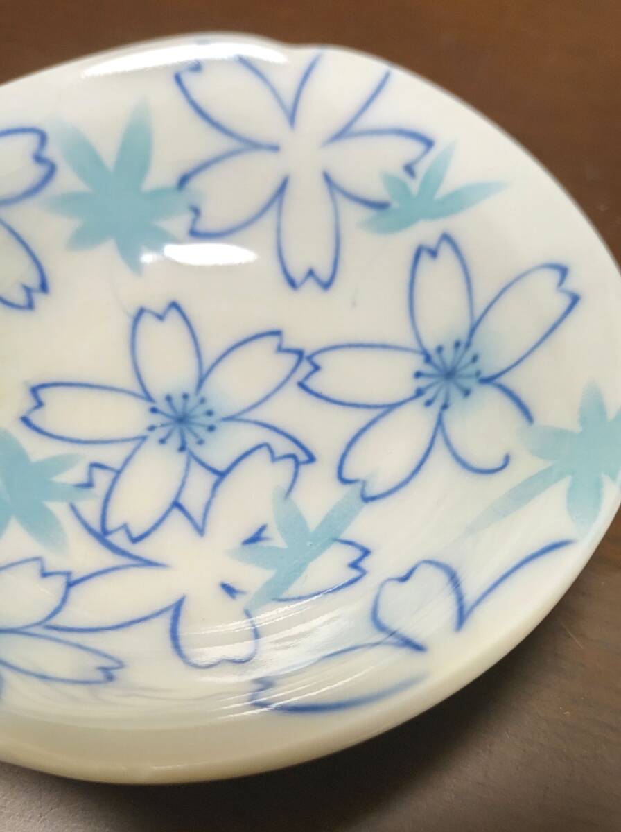 新品本物正規品　たち吉　たち　桜柄 さくら柄　食器 和食器 皿 桜模様　小皿2枚セット　青_画像6