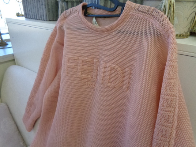  Fendi очень красивый товар * FF Zucca сетка материалы. длинный рукав футболка бежевый розовый 