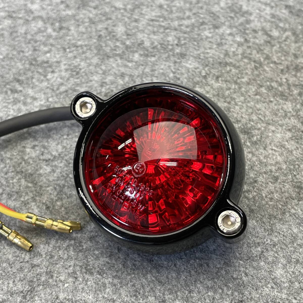 エルドラドテールライト 汎用LEDテールランプ ナンバー灯付き Motone製 W&W11-706 ハーレーダビッドソン BMW ヤマハSR_画像1