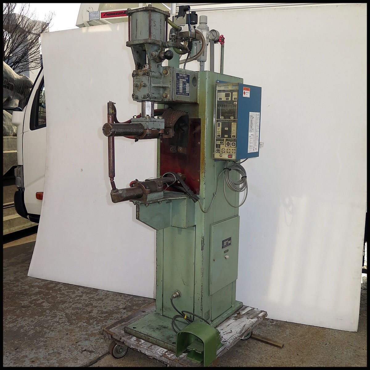 Yahoo!オークション - ダイデン 35kVA 空圧式スポット溶接機 SL Yahoo!オークション - ダイデン 35kVA 空圧式スポット溶接機 SL