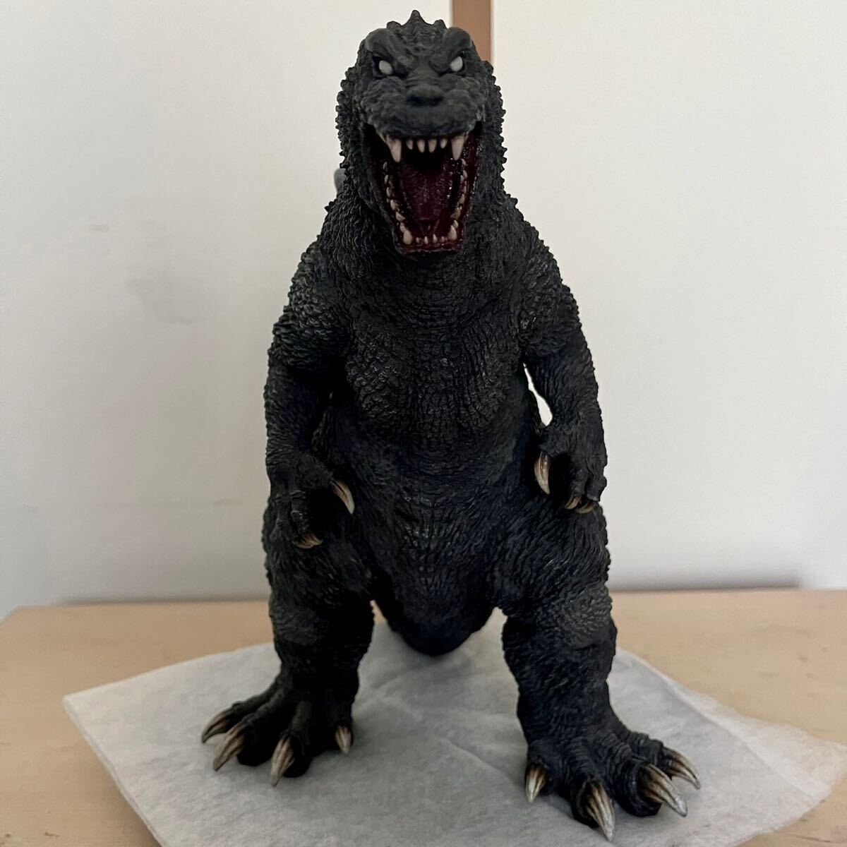 GMKゴジラ ゴジラ完成品 ガレージキット レジンキット フィギュア Yahoo!オークション - GMKゴジラ ゴジラ2001 レジンキット