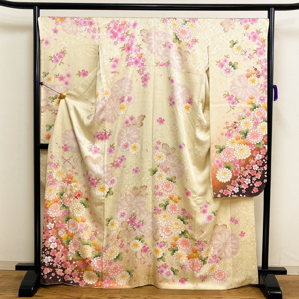  kimono month flower embroidery possible .. flower long-sleeved kimono silk gold thread ki1157