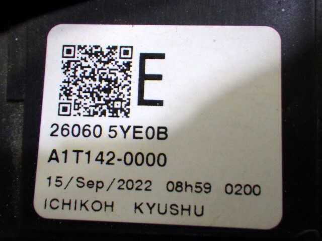 6103　NV350　キャラバン　E26　後期　左ライト　LED　コンピューター付　1948　26060 5YE0B　E　美品_画像4