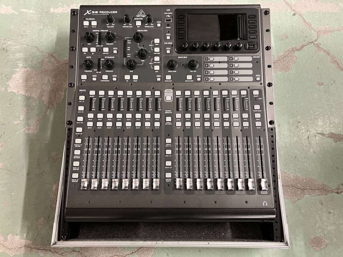 【美品!!】BEHRINGER ベリンガー X32 PRODUCER　ハードケース、オプションカードX-LIVE 付き