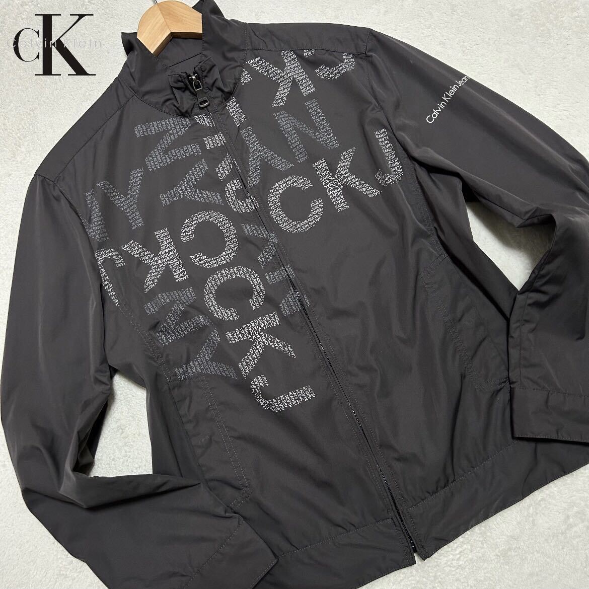 極美品/XLサイズ●カルバンクライン ジーンズ CK 総柄ロゴ ジップアップ ブルゾン ジャケット 春 グレー メンズ Calvin Klein Jeans_画像1