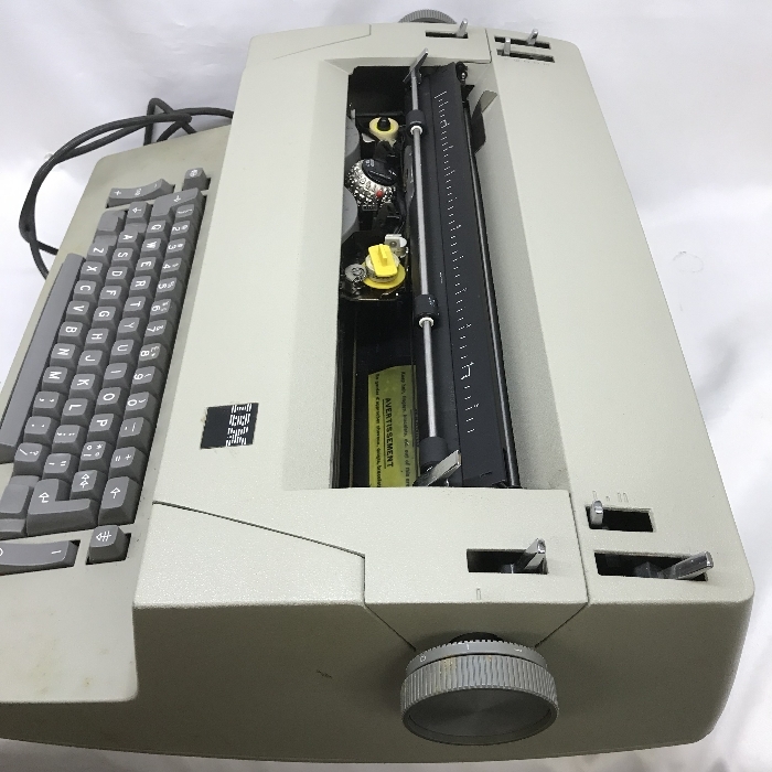 ジャンク品 IBM モデル 82C 電動タイプライター 日本アイ・ビー・エム インテリア レトロ アンティークの画像3