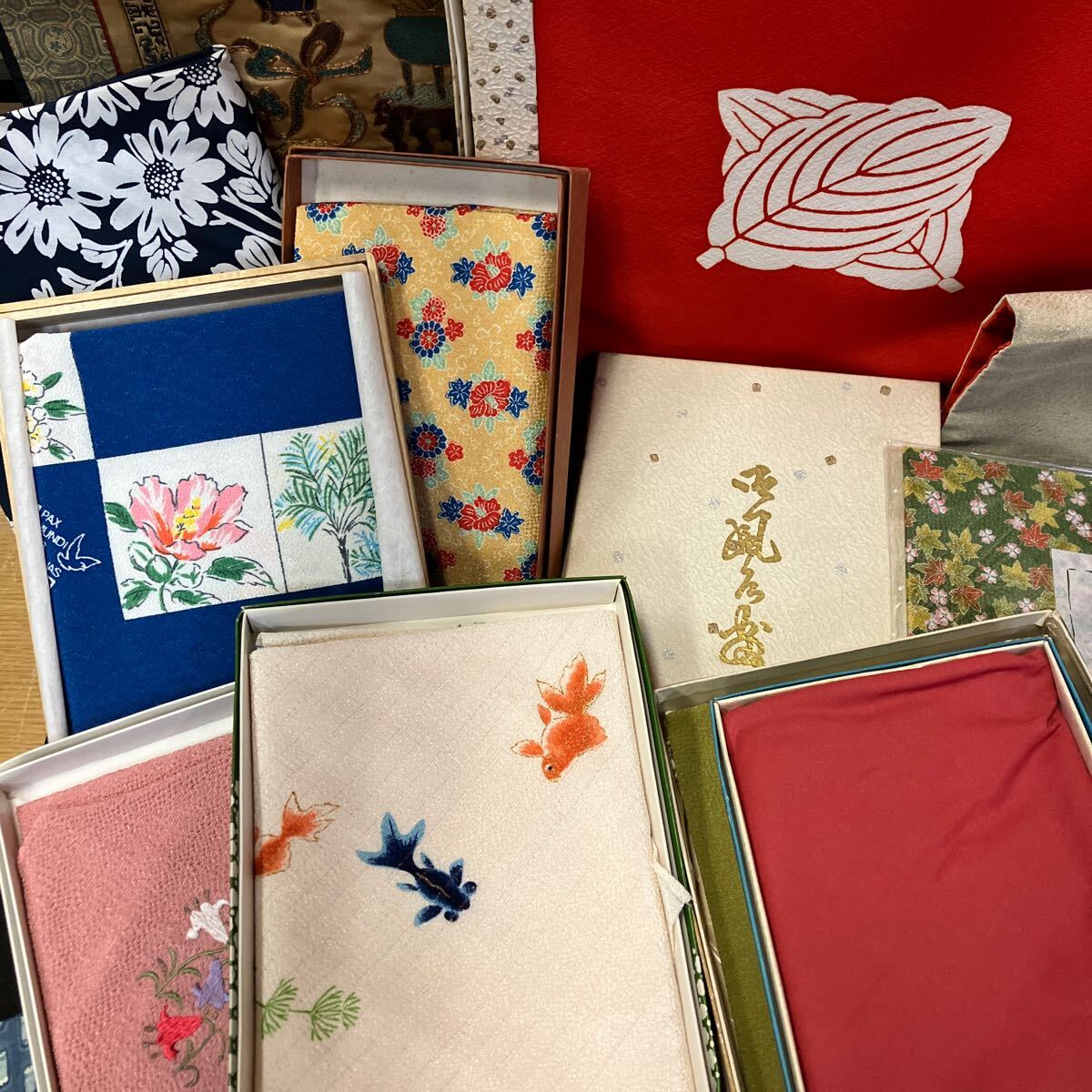  one right ..No.611 furoshiki ...... fukusa handkerchie large amount set sale large liquidation in box ..... kimono small articles 