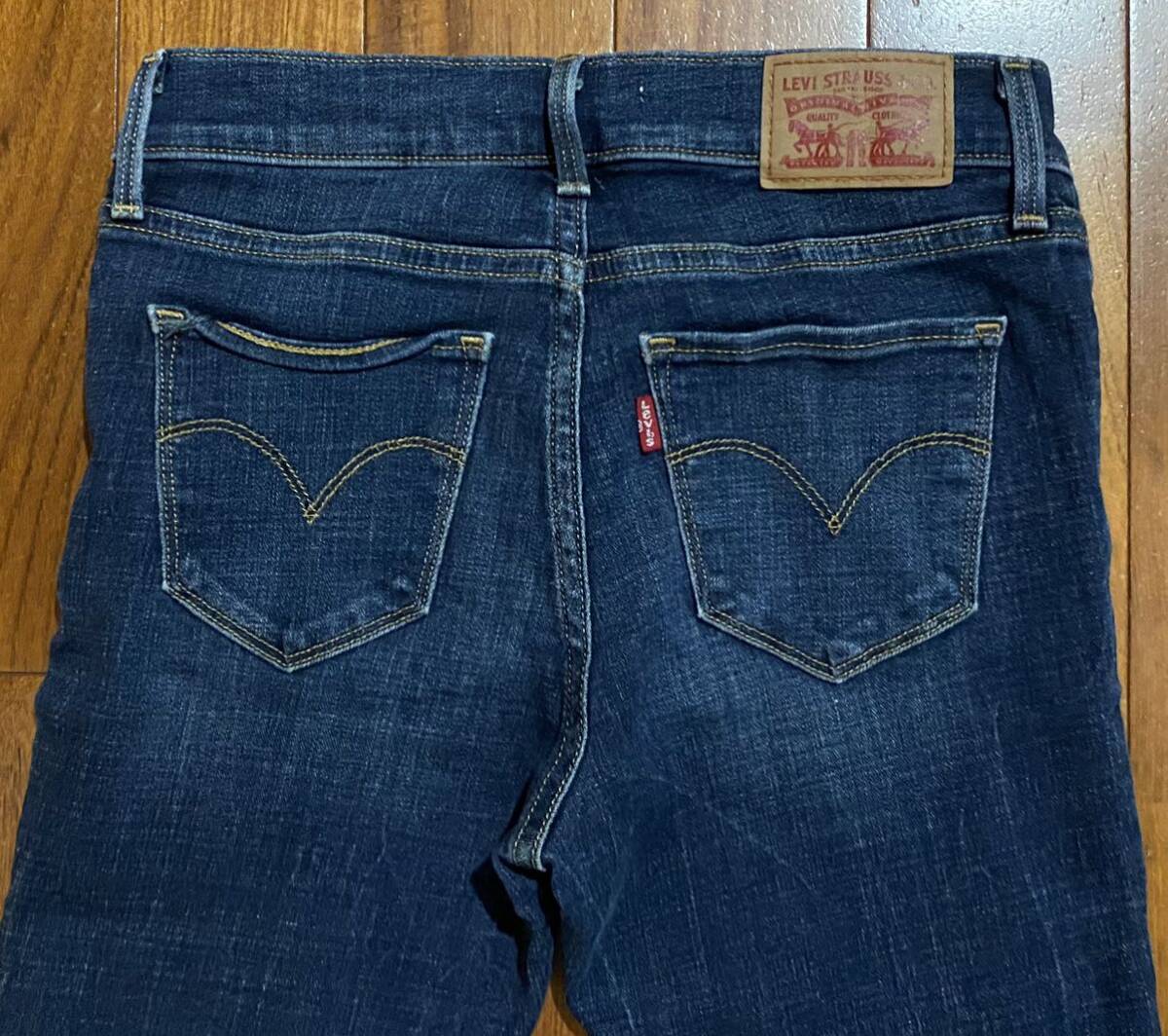 ■リーバイスのストレッチスキニーデニム(ジーンズ)■311 SHAPING SKINNY・W25_画像4