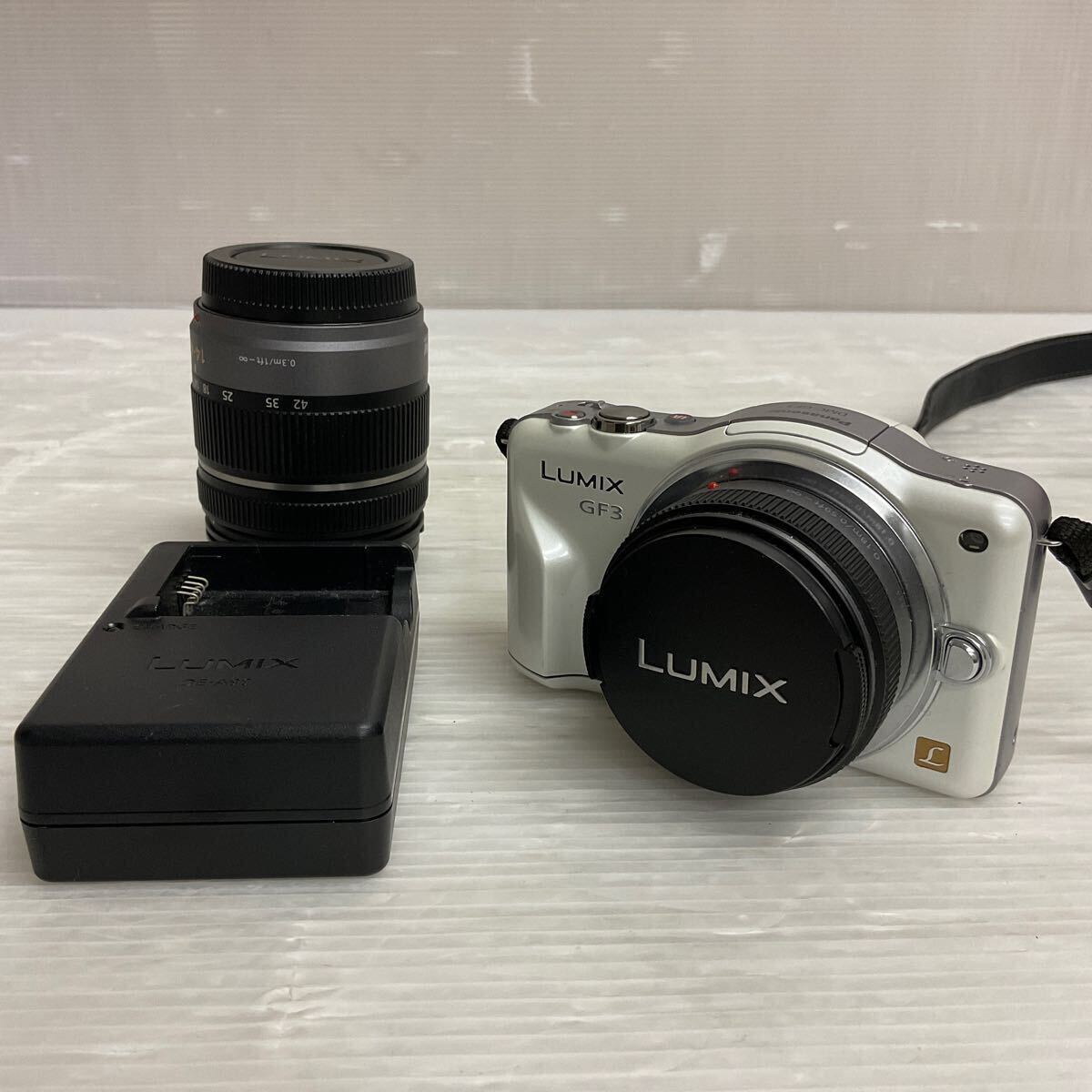 営YY56-60B Panasonic パナソニック LUMIX GF3 ミラーレス一眼レフカメラ DMC-GF3 ダブルズームキット 通電動作確認済 _画像1