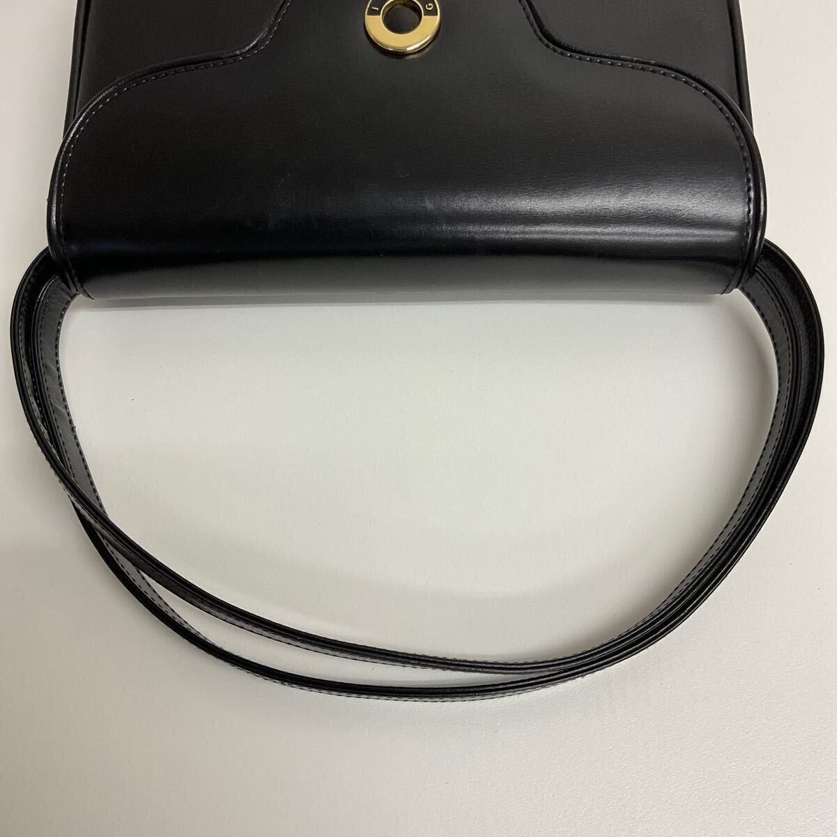 営MK64-60Y GUCCI グッチ ショルダーバッグ サークルロゴ ブラック バッグ シリアルナンバー56 W約21cm H約16cm D約5cmの画像6