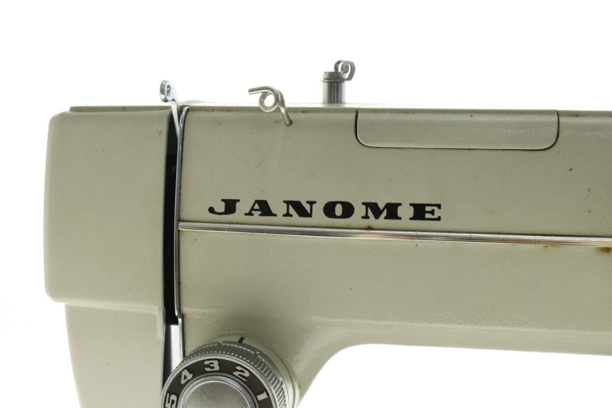 VMPD6-24-77 JANOME ジャノメ ミシン MODEL 680 ハンドメイド ハンドクラフト 手芸 フットコントローラー付き 通電確認済み ジャンク_画像3