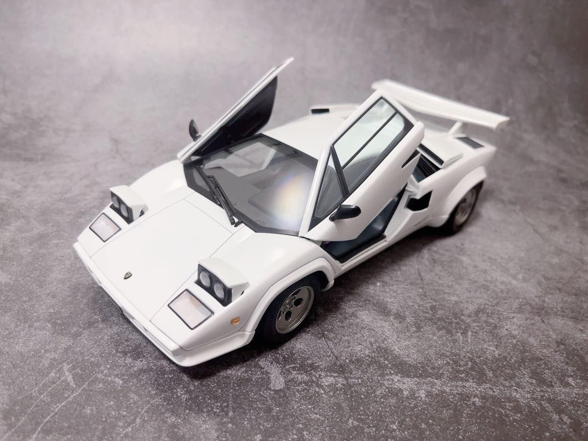 1/18 オートアートランボルギーニ カウンタック ホワイト　AUTOart Lamborghini Countac 5000S 