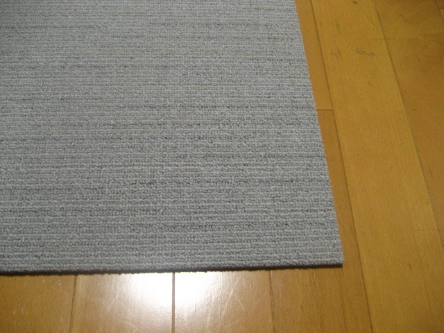 日本製タイルカーペット＜床暖房対応＞（３０枚）厚み約7.5mm（１４２３）在庫２０００枚・裏面不織布・１枚２００円～_画像2