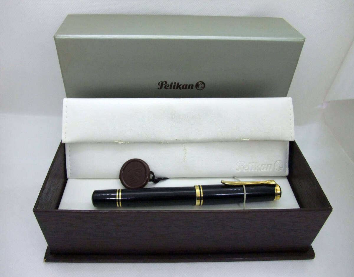 ◆ペリカン Pelikan 万年筆 ペン先 14C-585 F 14金 ペン軸 ゴールド×ブラック 箱付